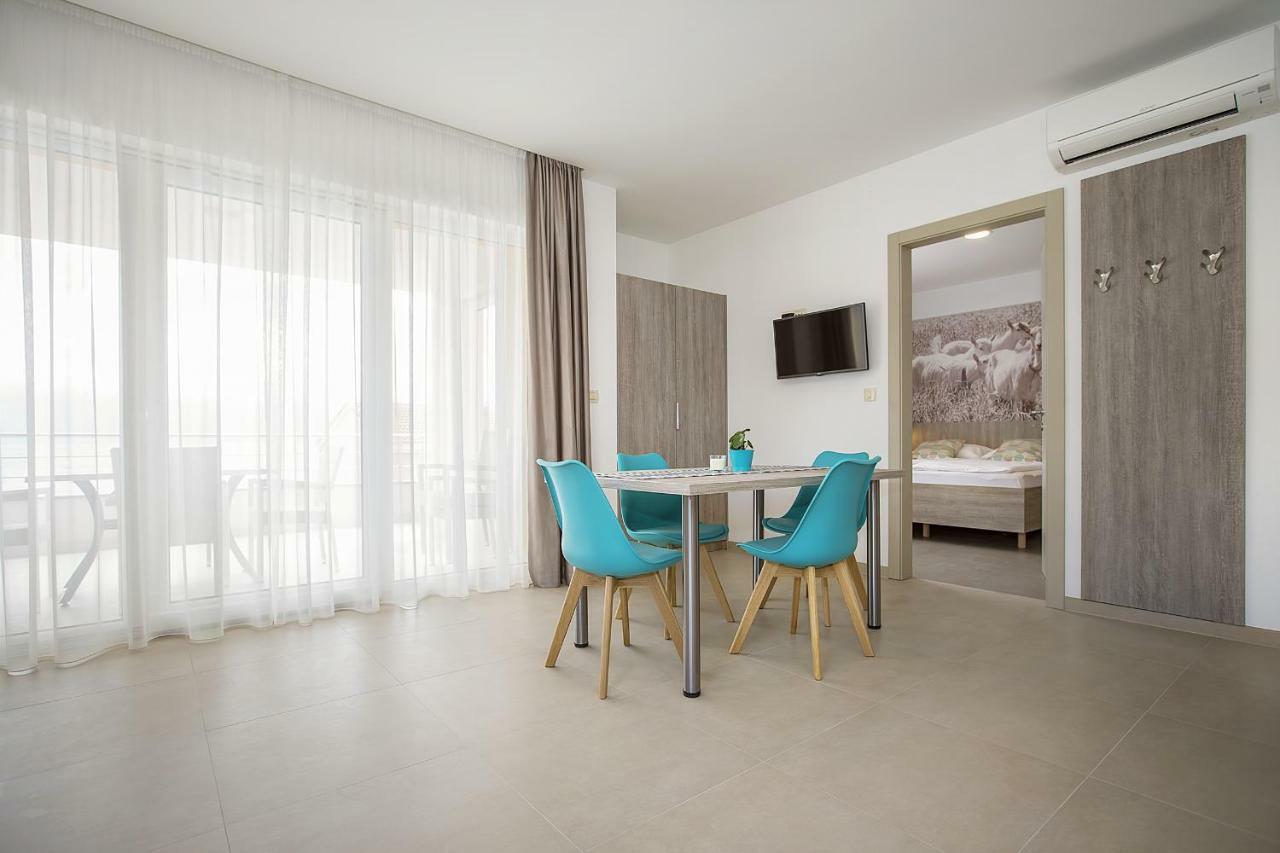 Apartments Capic Marin 바슈카 외부 사진