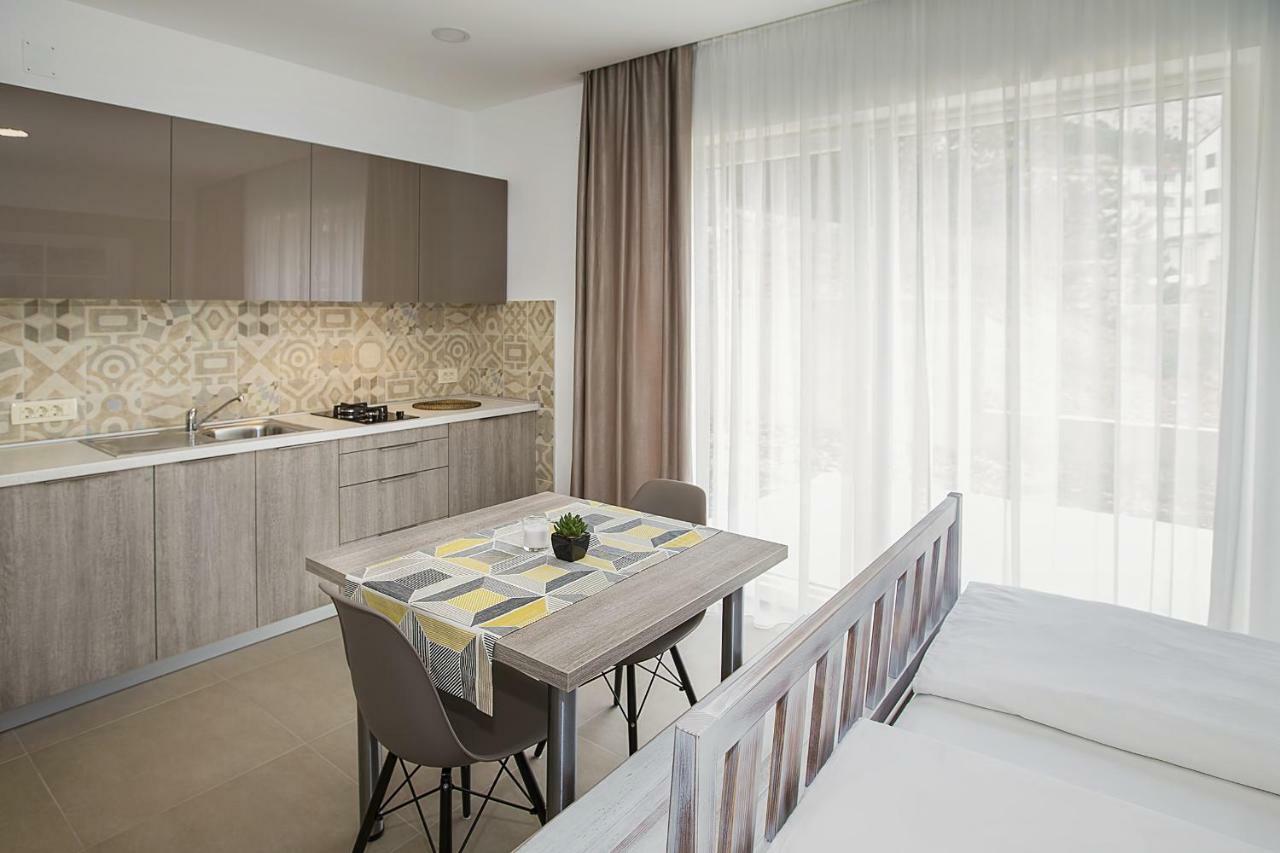 Apartments Capic Marin 바슈카 외부 사진
