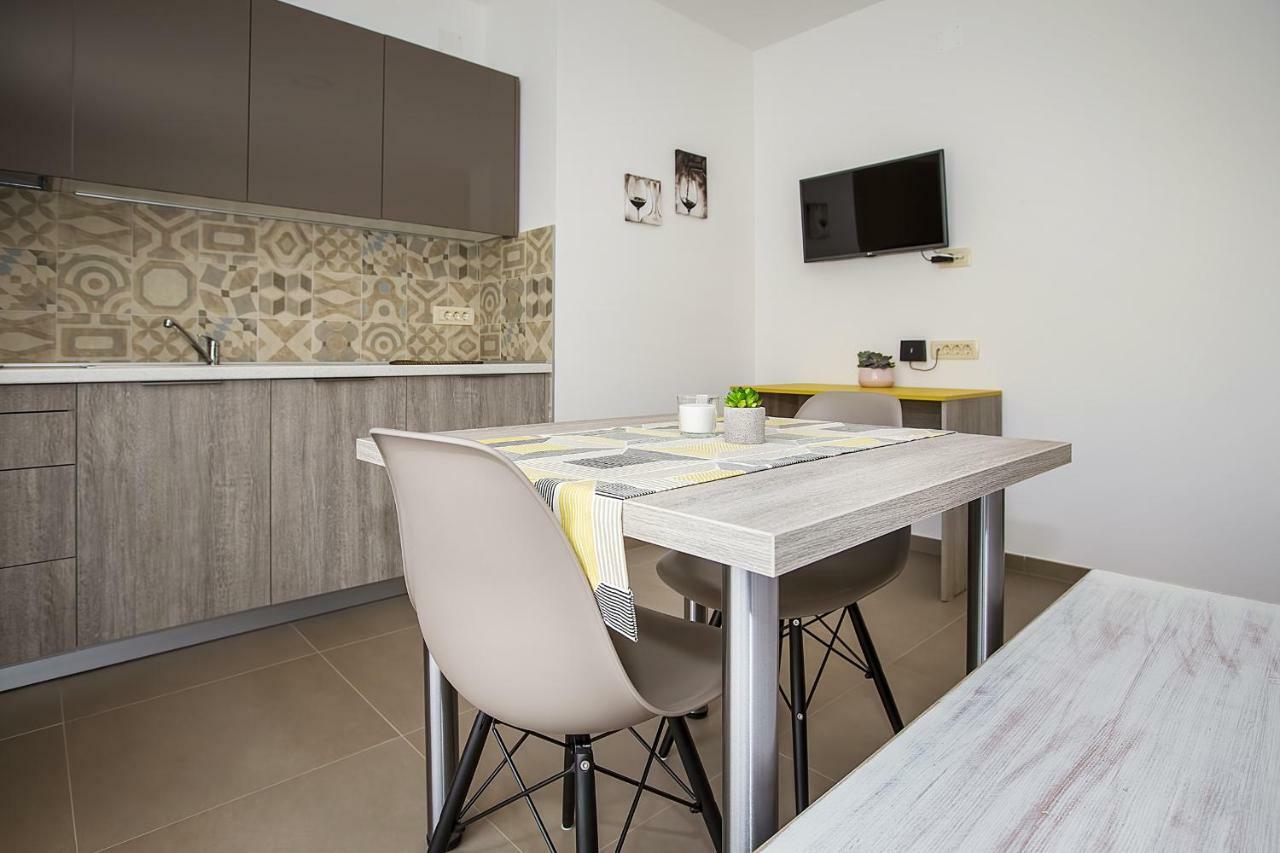 Apartments Capic Marin 바슈카 외부 사진